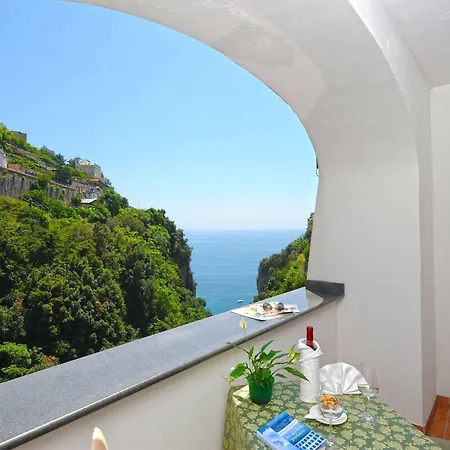 Hotel La Pergola 3*