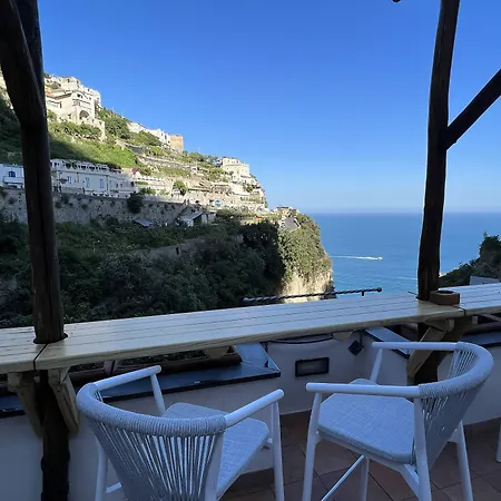 Готель La Pergola 3*