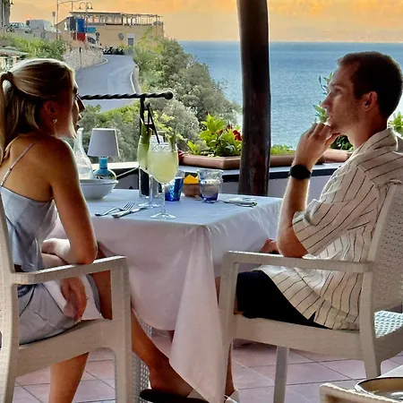 Готель La Pergola