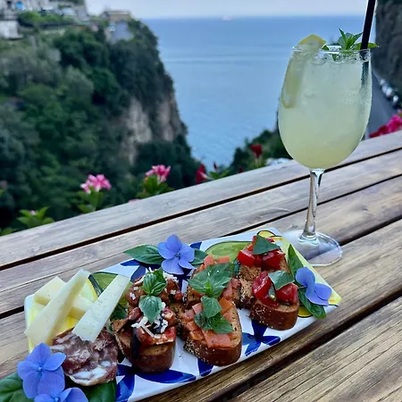 Hotel La Pergola 3*