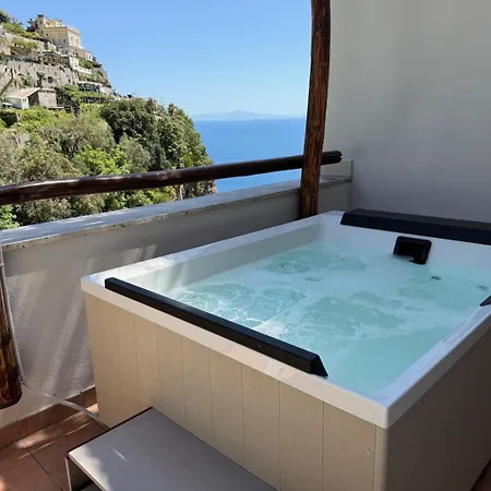 La Pergola 3*